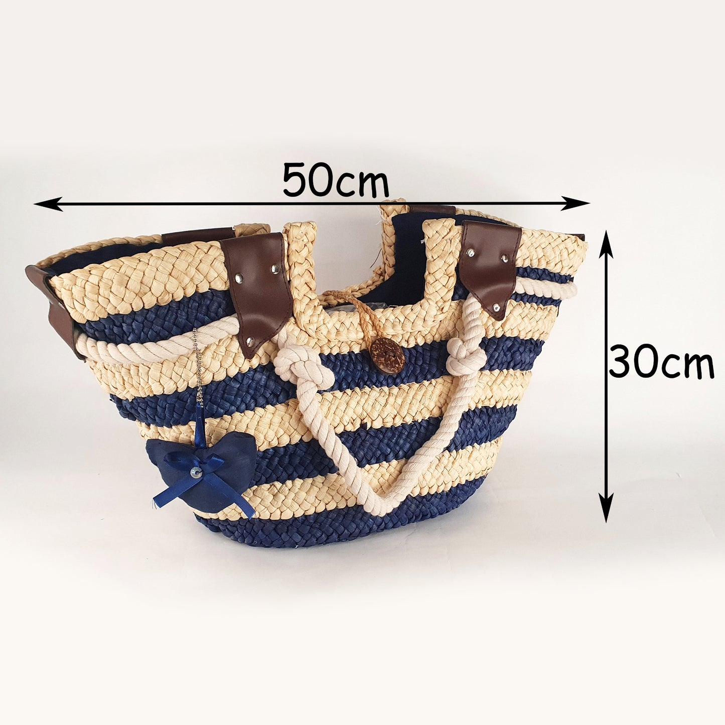 Straw Beach tote with rope
