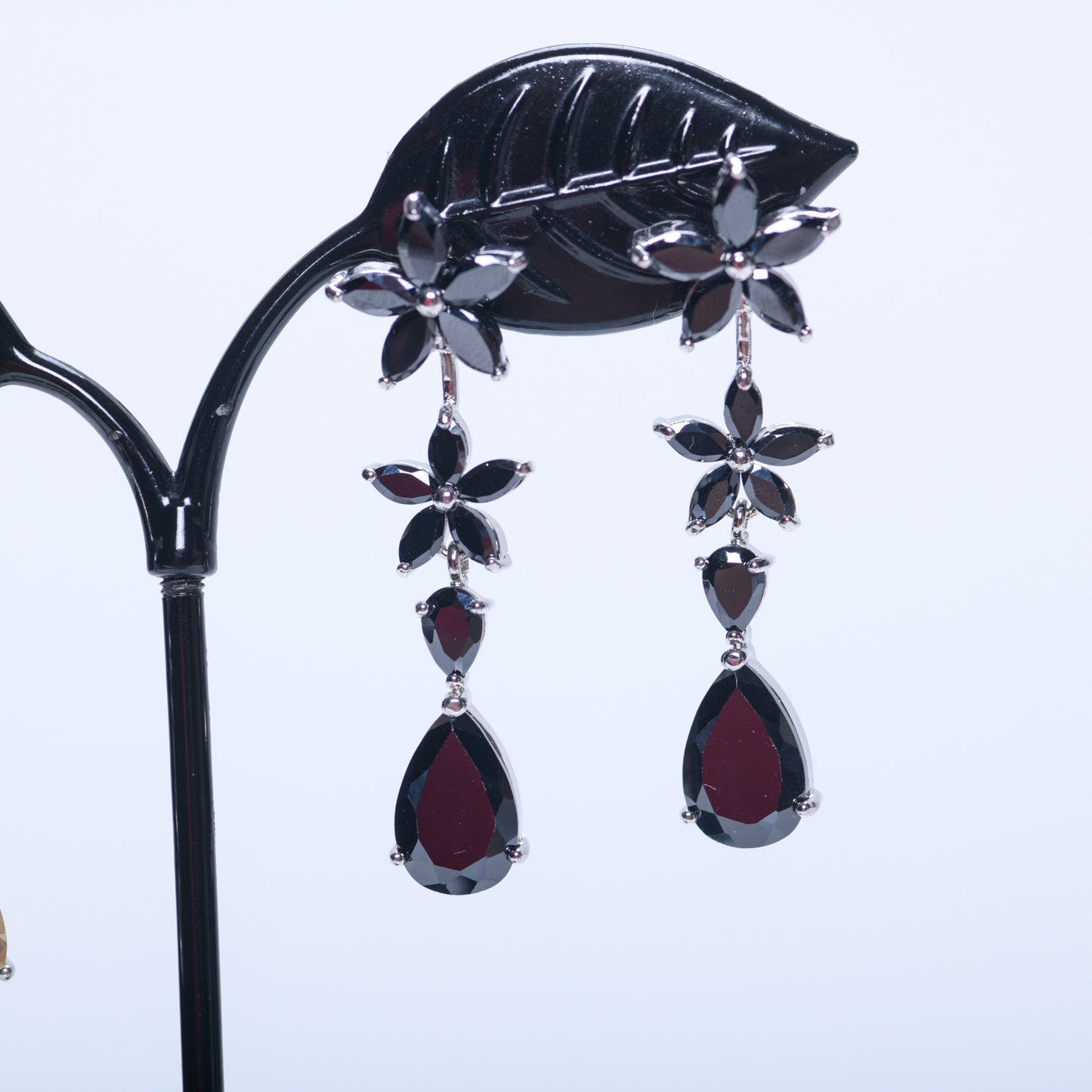 Charming flower teardrop Earrings